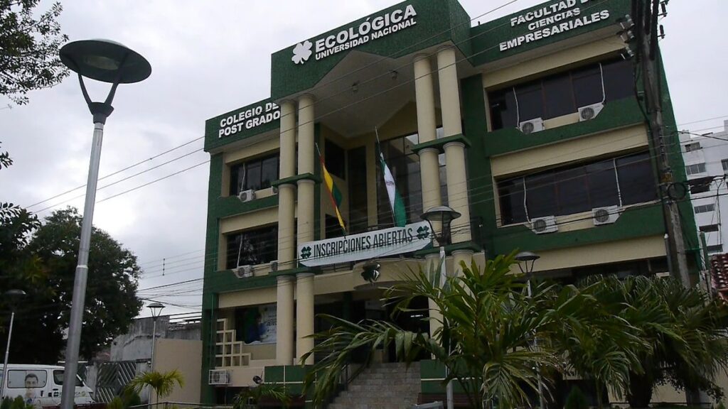 Faculdade de medicina UNE Faculdade de medicina UNE
