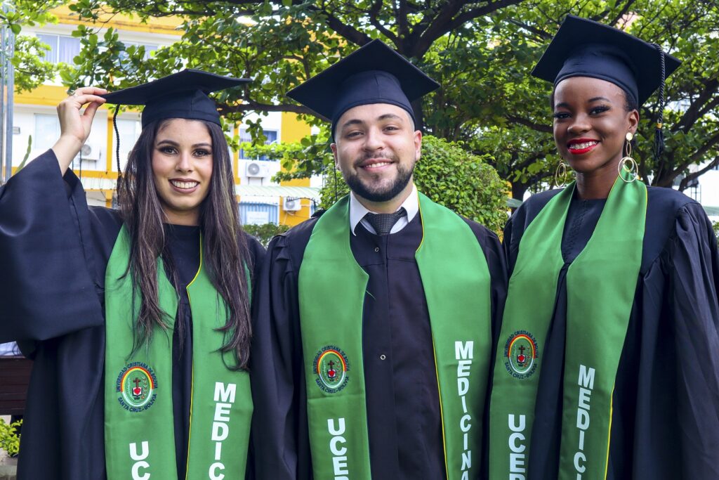 Faculdade de medicina UCEBOL Faculdade de medicina UCEBOL