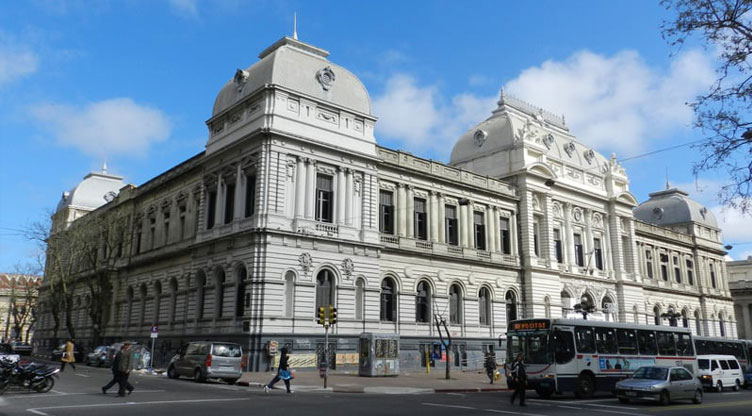 Faculdades d medicina no Uruguai