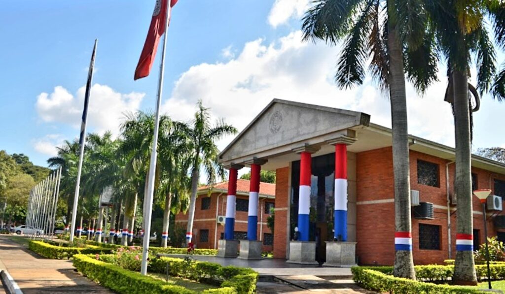 Universidade Nacional de Asuncion 1024x597 - Universidad Nacional Asunci&oacute;n (UNA): medicina mensalidade